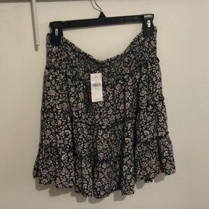 American Eagle floral flowy elastic tiered mini skirt! Brand New with tags!